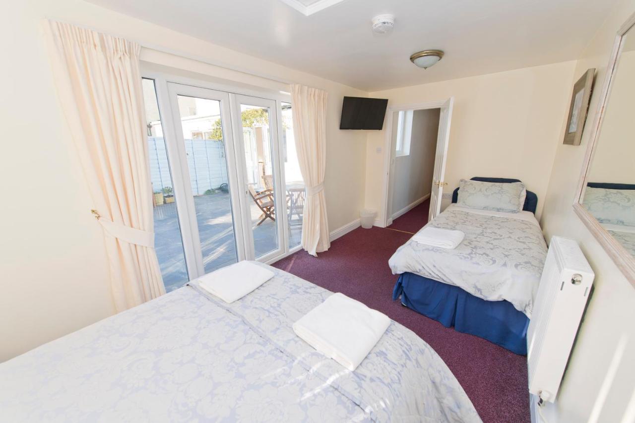 The Willows Stratford-upon-Avon Extérieur photo