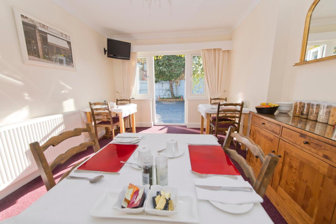 The Willows Stratford-upon-Avon Extérieur photo