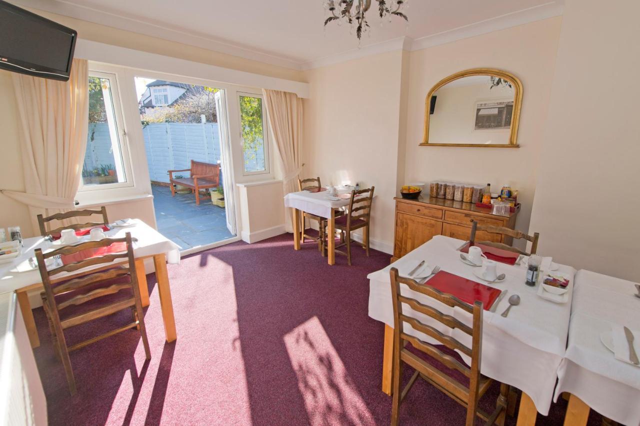 The Willows Stratford-upon-Avon Extérieur photo