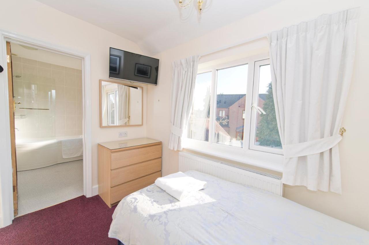 The Willows Stratford-upon-Avon Extérieur photo