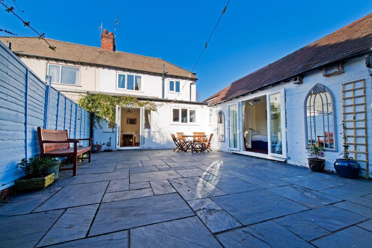 The Willows Stratford-upon-Avon Extérieur photo
