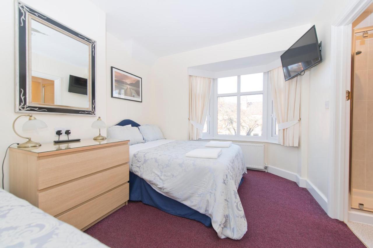 The Willows Stratford-upon-Avon Extérieur photo
