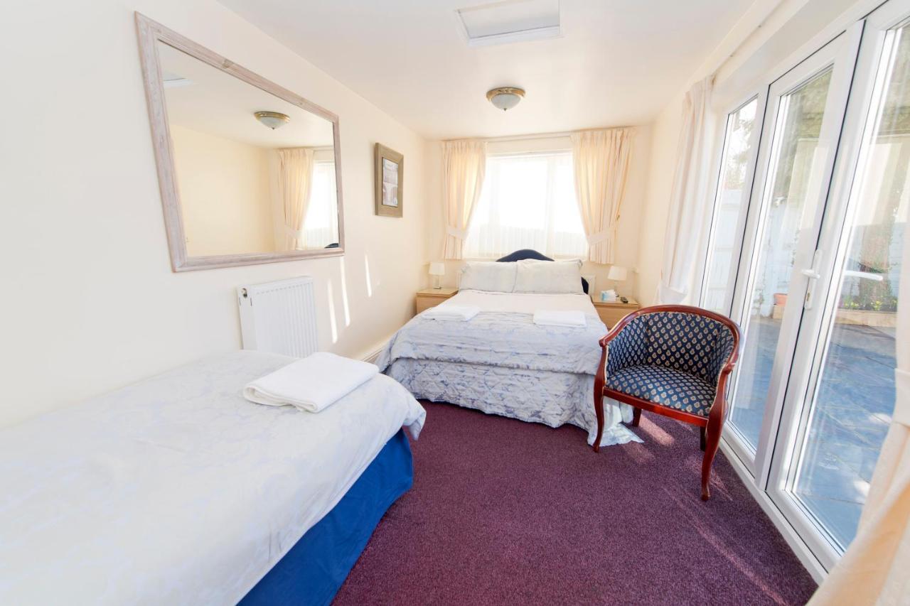 The Willows Stratford-upon-Avon Extérieur photo